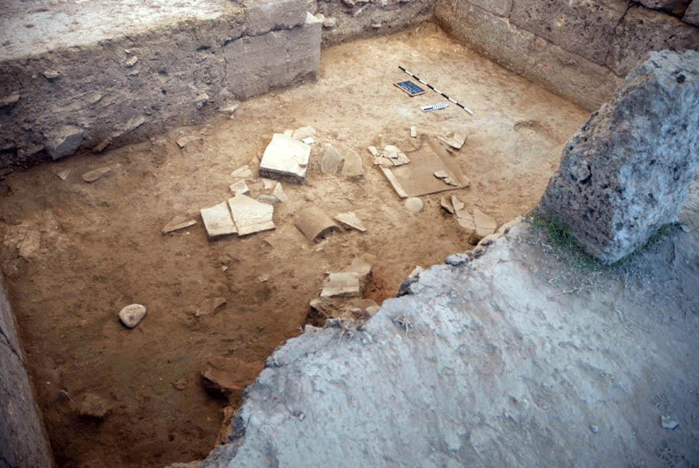 Overhead view of fragments in a trench.